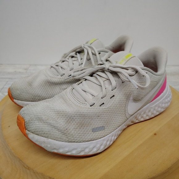 Nike Revolution 5 Running Shoes Athletic Comfort BQ3207-007 White Women Size 7.5 - Picture 6 of 17